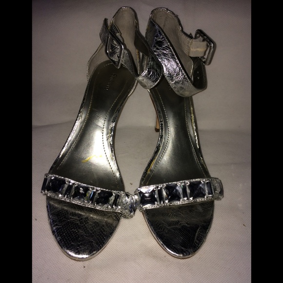 Sandals - Picture 2 of 4